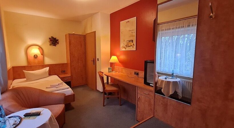 标准单人间, Prox