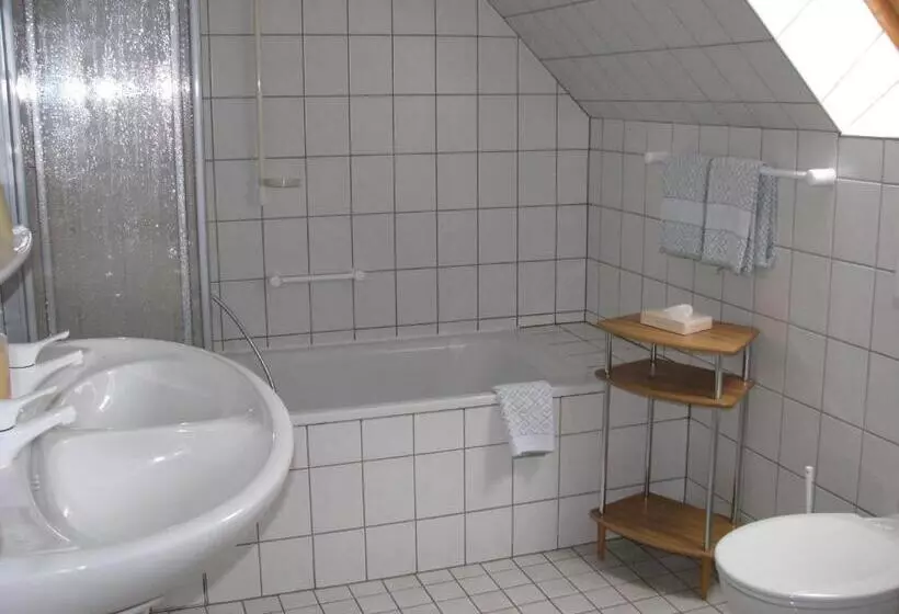 Deluxe-huone, & Restaurant Zur Weintraube