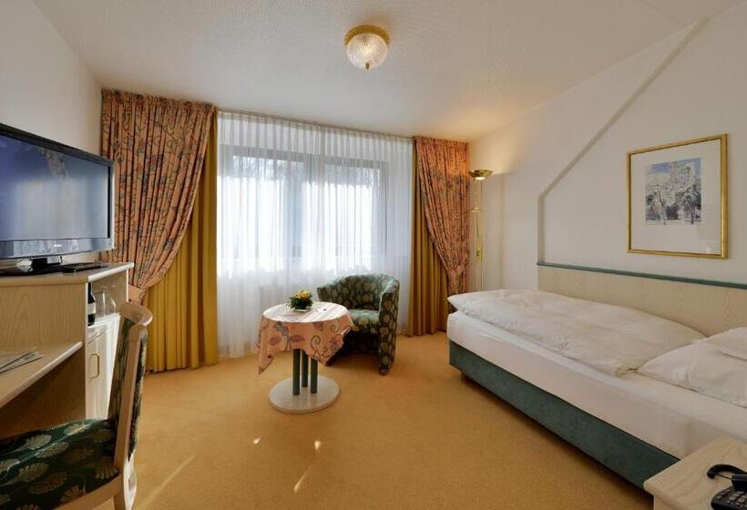 اتاق اکونومی یک تخته, Spiegel