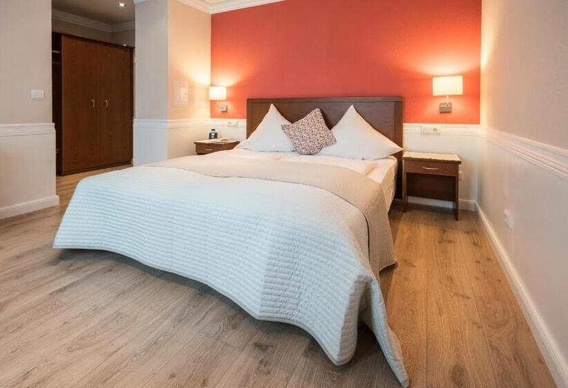 Номер Стандарт, Zum Augarten