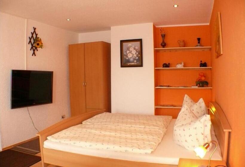 חדר סטנדרט לארבעה, Zur Deutschen Eiche