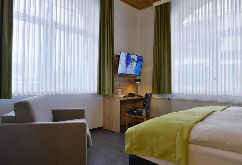 غرفة قياسية ثلاثية, Landhaus Elbert