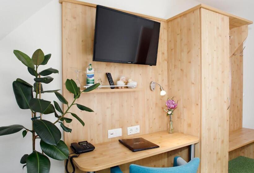 Номер Стандарт Индивидуальный, Garni Hotel Goldenes Lamm