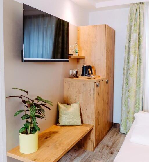 Номер Комфорт, Garni Hotel Goldenes Lamm