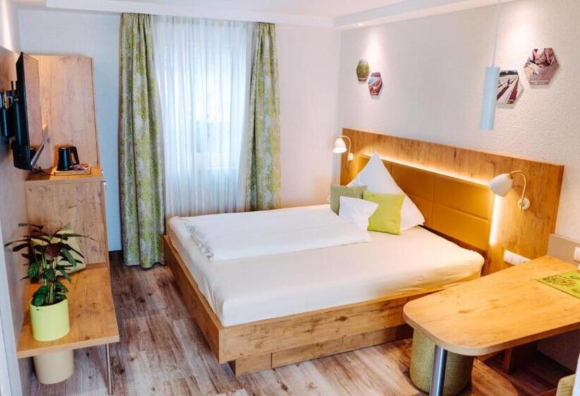 컴포트 룸, Garni Hotel Goldenes Lamm