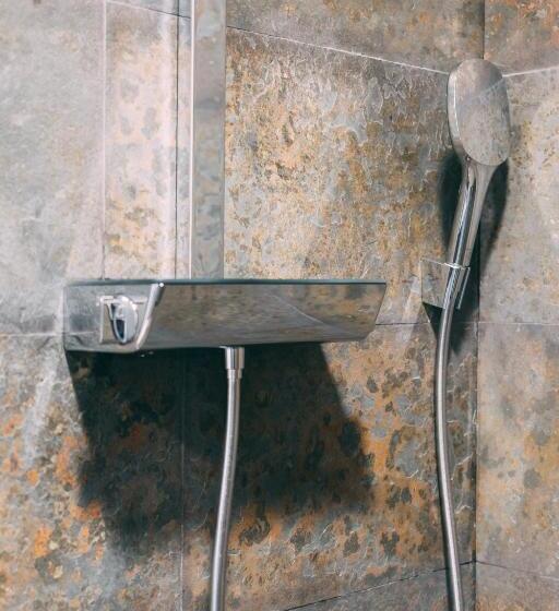 スタンダードスタジオ, Gut Hügle Erlebnishof