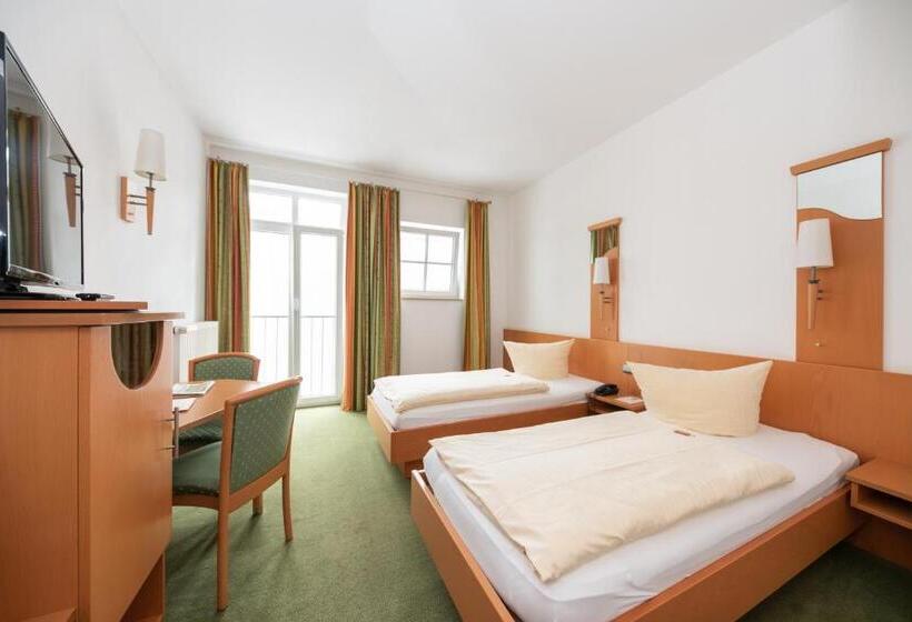 Номер Стандарт Трехместный, Bitburger Hof