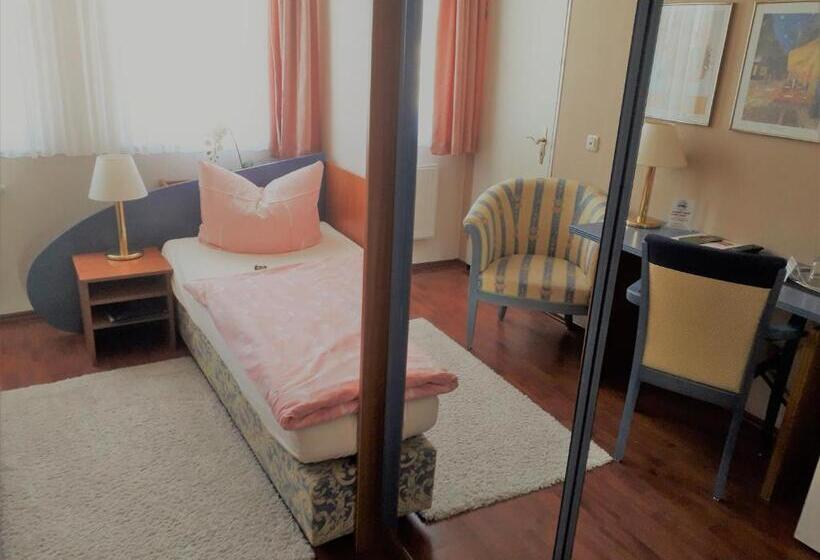 غرفة قياسية فردية, Deutsches Haus Munster