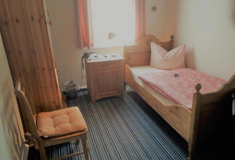 غرفة قياسية فردية, Deutsches Haus Munster