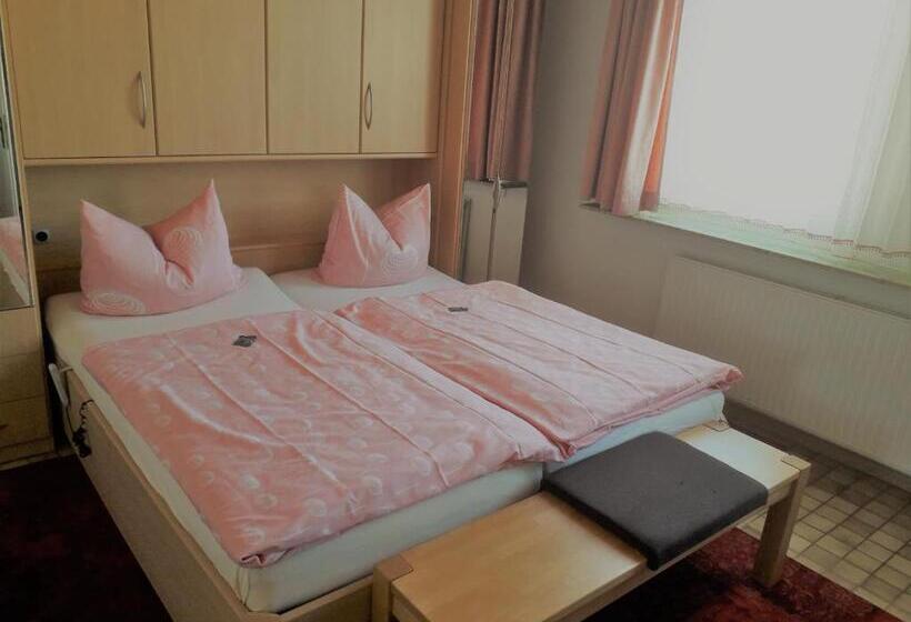 غرفة قياسية, Deutsches Haus Munster