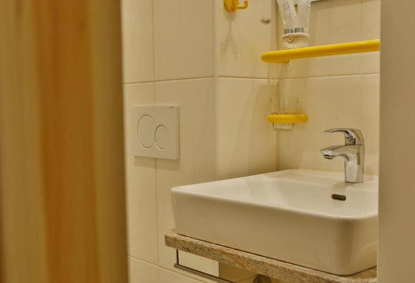 غرفة قياسية, Feuerbacher Hof