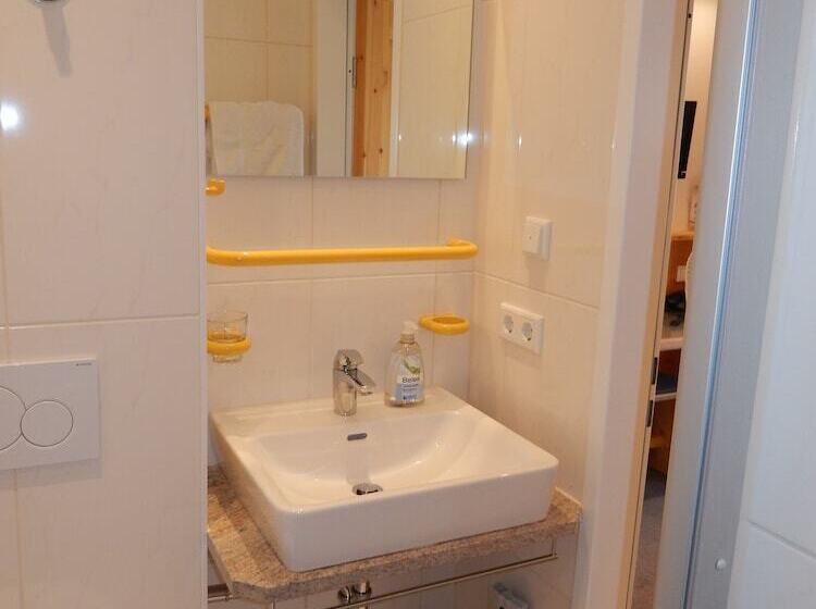 غرفة قياسية فردية, Feuerbacher Hof