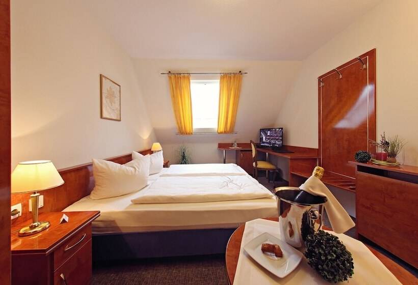 Номер Стандарт Индивидуальный, Garni Hotel Goldenes Lamm