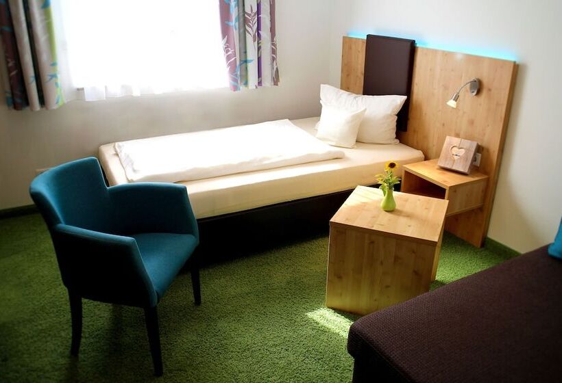 Номер Стандарт Индивидуальный, Garni Hotel Goldenes Lamm