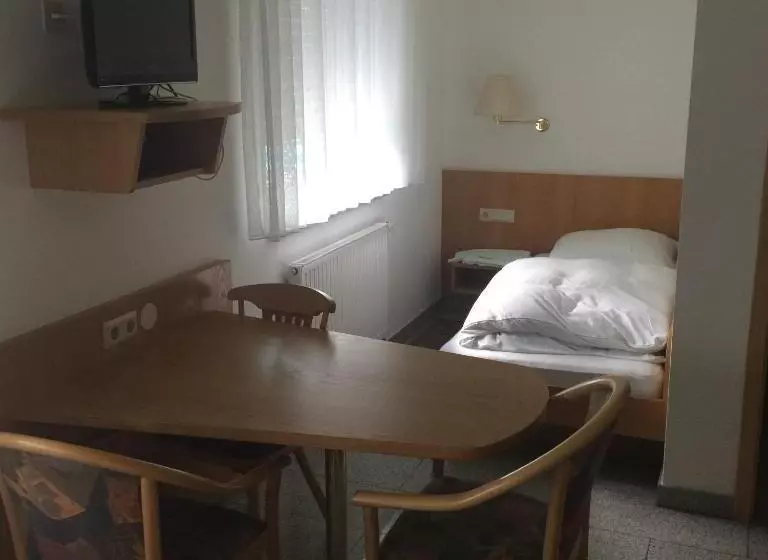 スタンダードトリプルルーム, Gasthaus Keglerklause