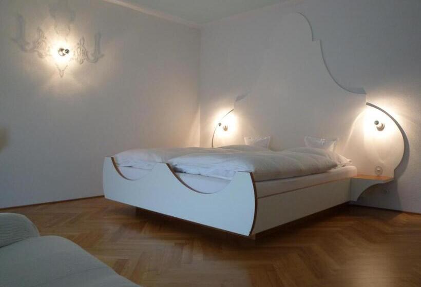 Quarto standard, Marchen Garni