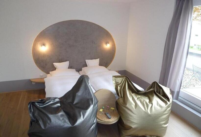 Quarto standard, Marchen Garni