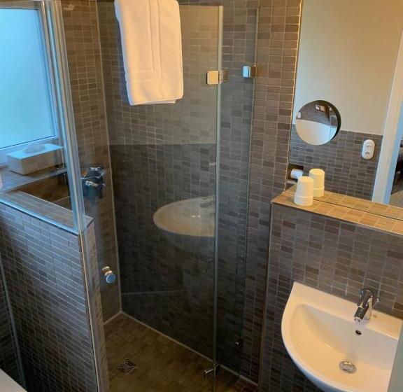 Quarto Estandar, Marchen Garni