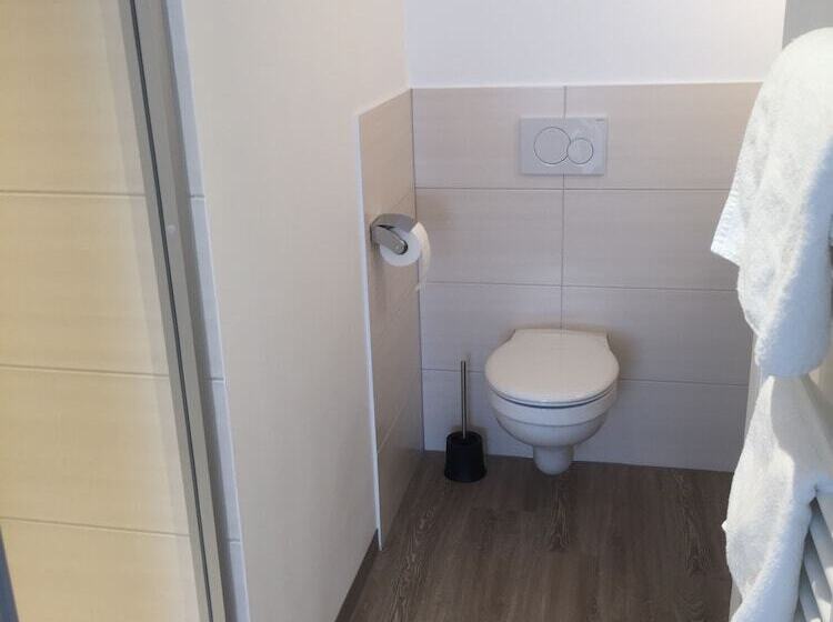 スタンダードシングルルーム, Post Viernheim Ug