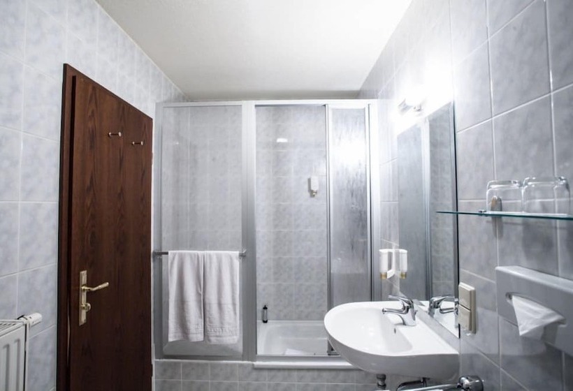 דירת חדר, & Restaurant Klosterhof