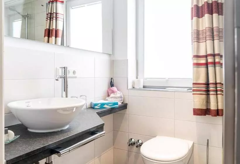 Standard Triple Room, Restaurant Krehl's Linde