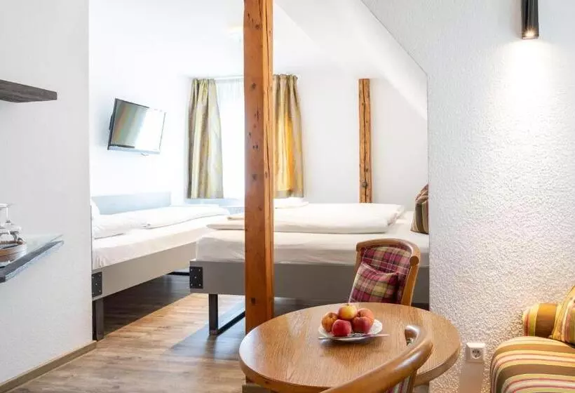 Standard Triple Room, Restaurant Krehl's Linde