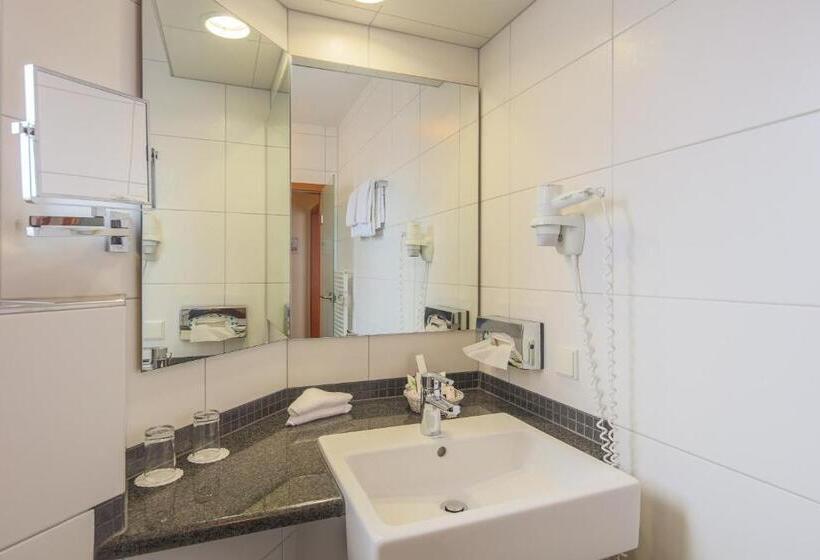 Comfort Room, Restaurant Kunz