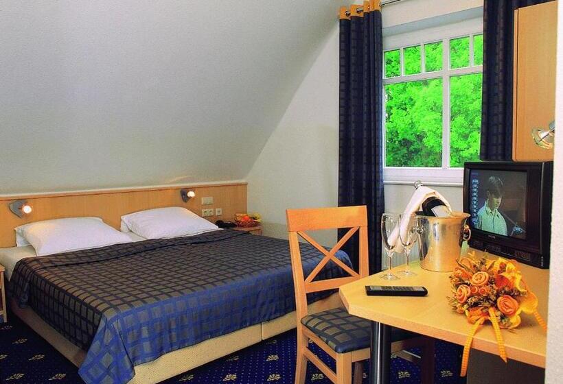 Номер Стандарт, Restaurant Lathener Marsch