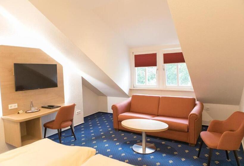 Номер Стандарт, Restaurant Lathener Marsch