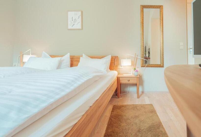 Quarto Basic, Restaurant Zur Sonne St. Peter