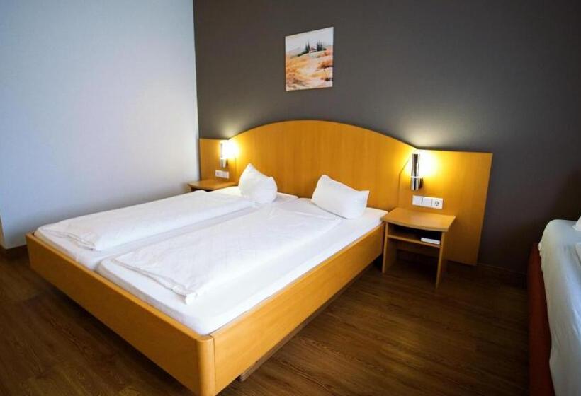 Quarto Triplo Estandar, Sunparc  Shuttle Zum Europapark Rust 4km & Rulantica 2km