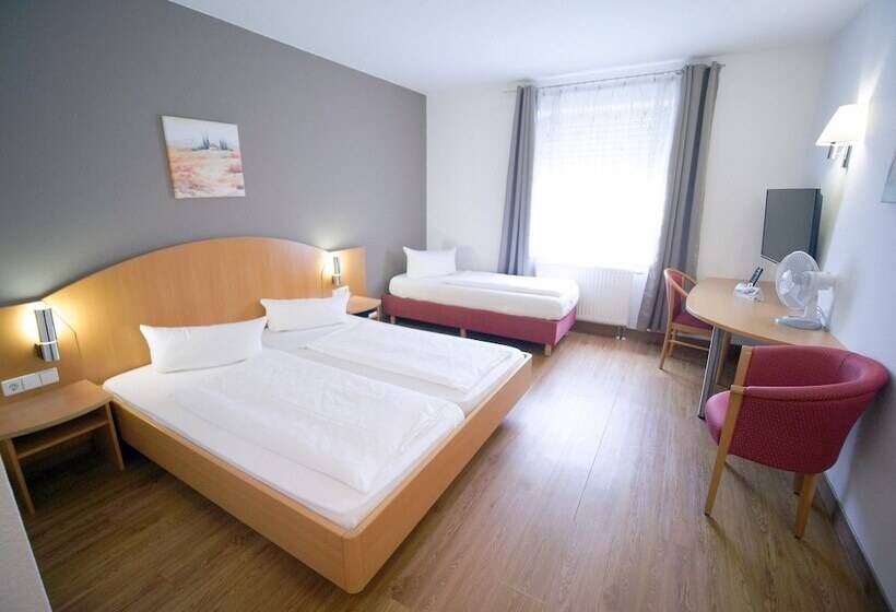 Quarto Triplo Estandar, Sunparc  Shuttle Zum Europapark Rust 4km & Rulantica 2km