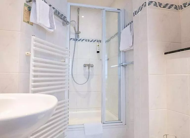 Comfort Yhden Hengen Huone, Wegener