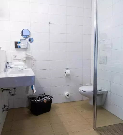 Standard Yhden Hengen Huone, Wurttemberger Hof