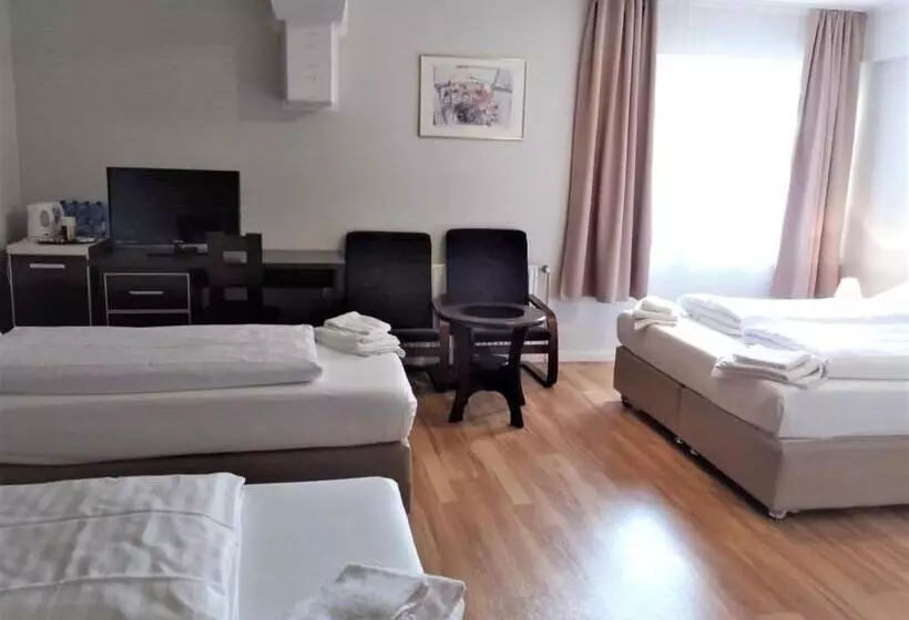 スタンダード4人部屋, M&a Cityhotel Hildesheim