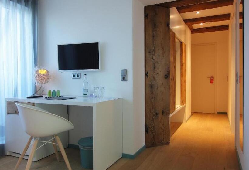 Семейный Номер, Restaurant Hotel Maien