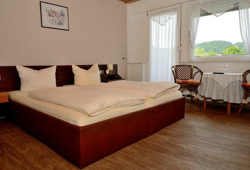 Номер Стандарт, Zum Josefshof