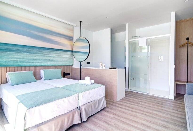 غرفة عائلية, Alannia Salou