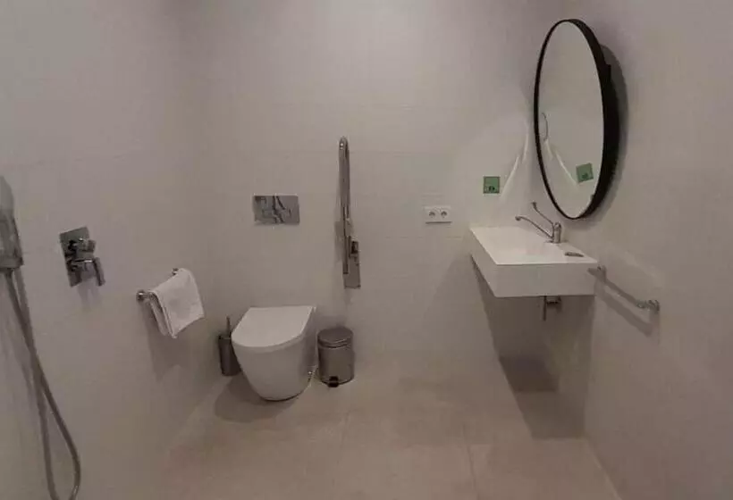 اتاق استاندارد برای معلولان, Alannia Salou