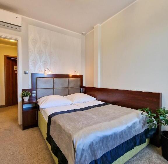 استودیوی استاندارد, Ara   Dancing Club Restauracja Ara