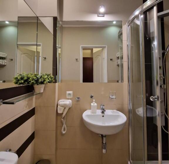 استودیوی استاندارد, Ara   Dancing Club Restauracja Ara