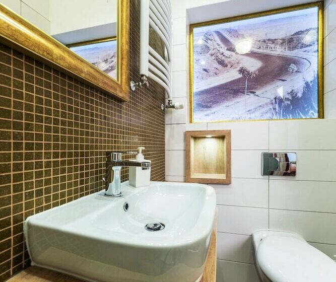 اتاق سوپریور, Ara   Dancing Club Restauracja Ara