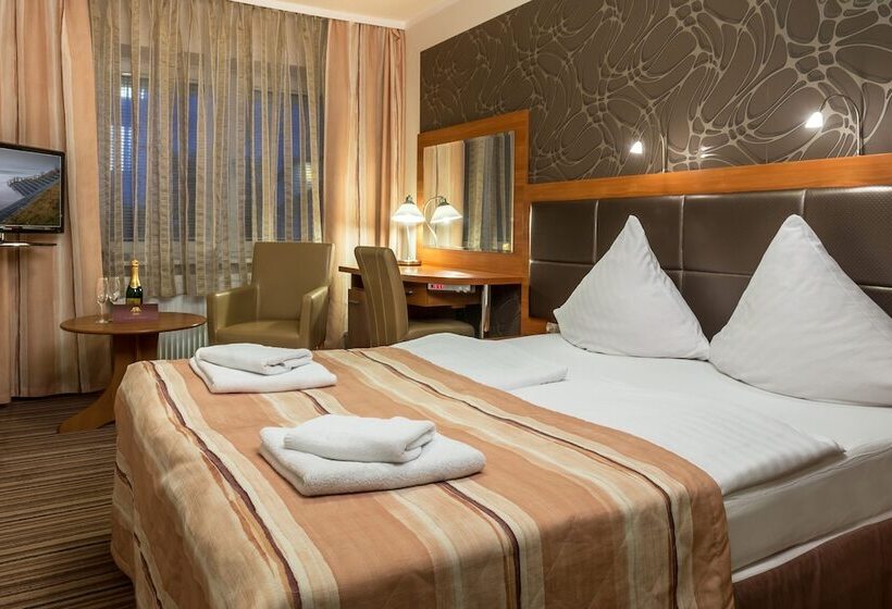 اتاق سوپریور, Ara   Dancing Club Restauracja Ara