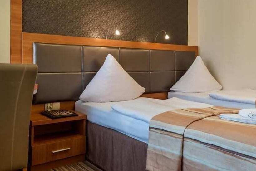 اتاق سوپریور سه تخته, Ara   Dancing Club Restauracja Ara