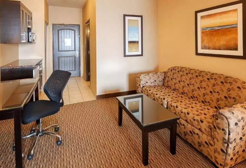 スイート, Best Western Plus Estevan Inn & Suites