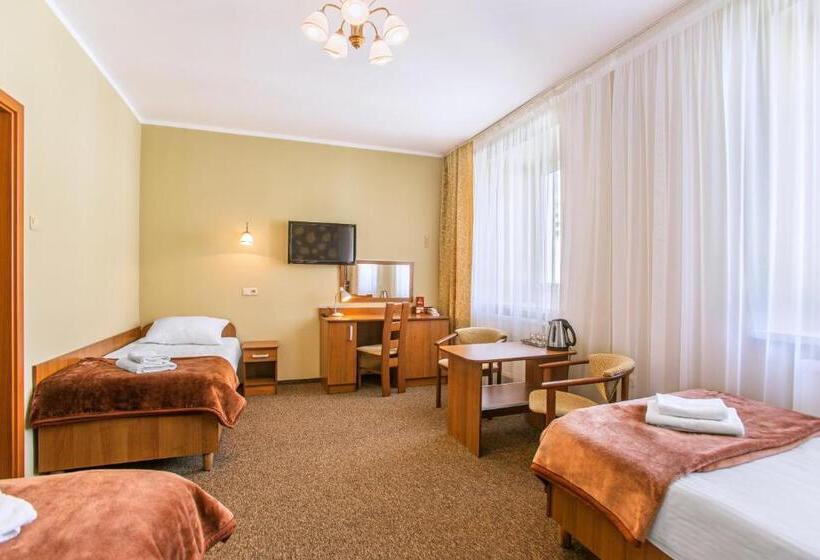 غرفة قياسية ثلاثية, Bristol