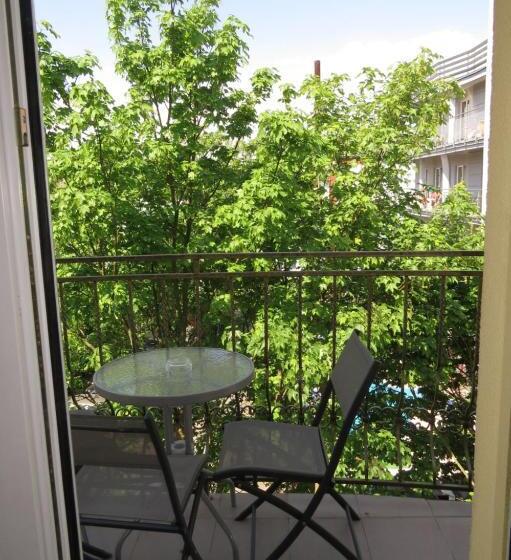 标准单人间, Cis