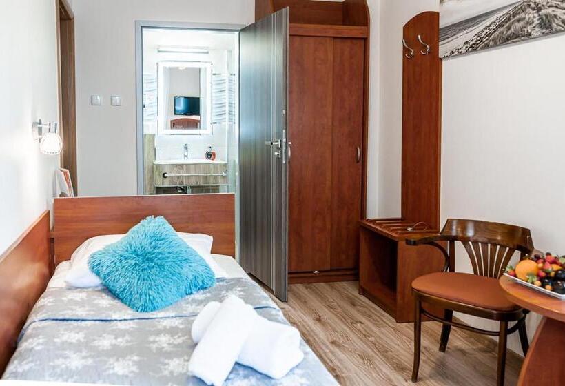 标准单人间, Cis