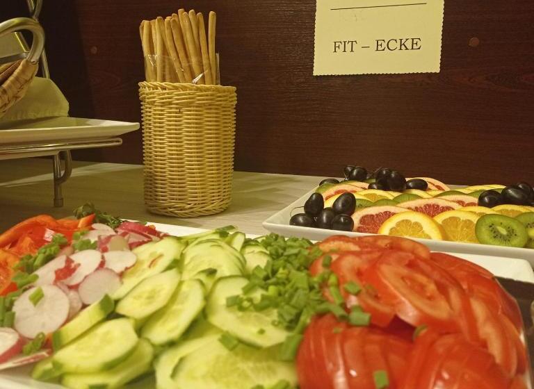 标准单人间, Cis