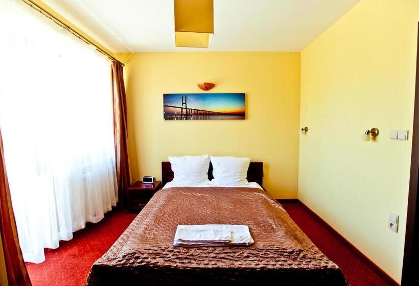 اتاق استاندارد, Dwa Bratanki